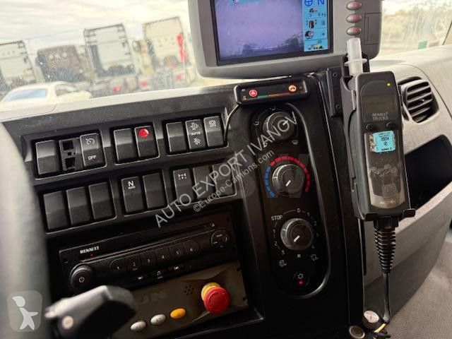 آلة لصيانة الطرق Renault 320.19