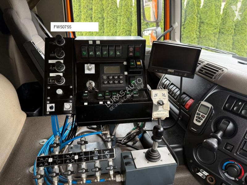آلة لصيانة الطرق DAF KUPPER WEISSER S700
