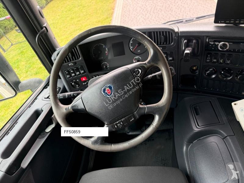 Engin de voirie Scania P280