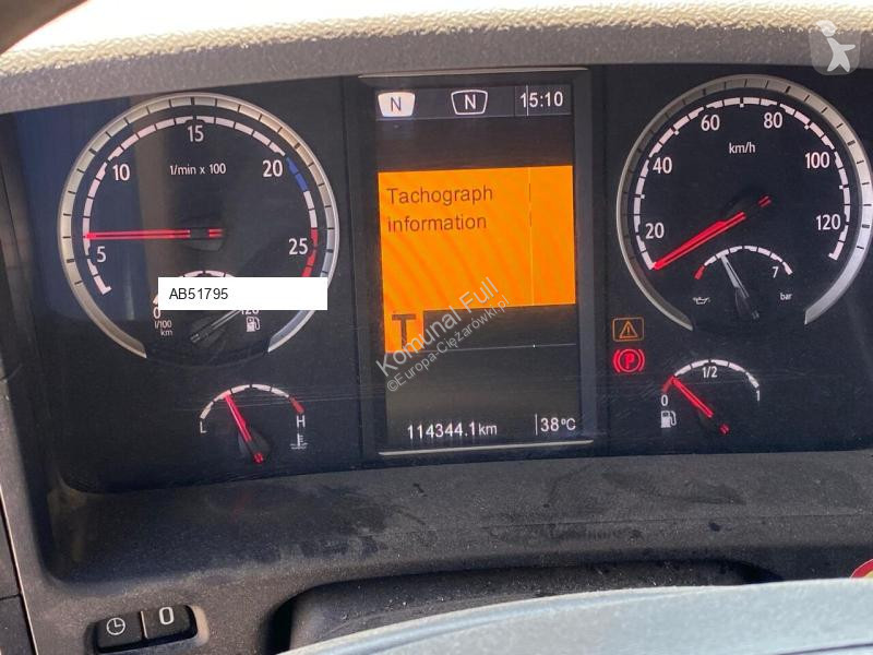 Engin de voirie Scania N3 V 20H25