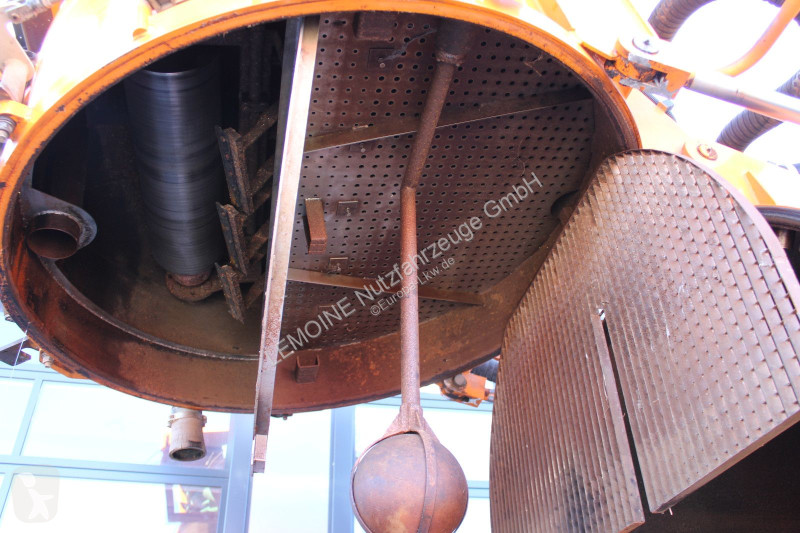 آلة لصيانة الطرق Scania 450 8x4 Kroll 19m³...