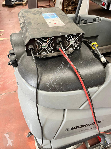 Engin de voirie Kärcher B 250 R120