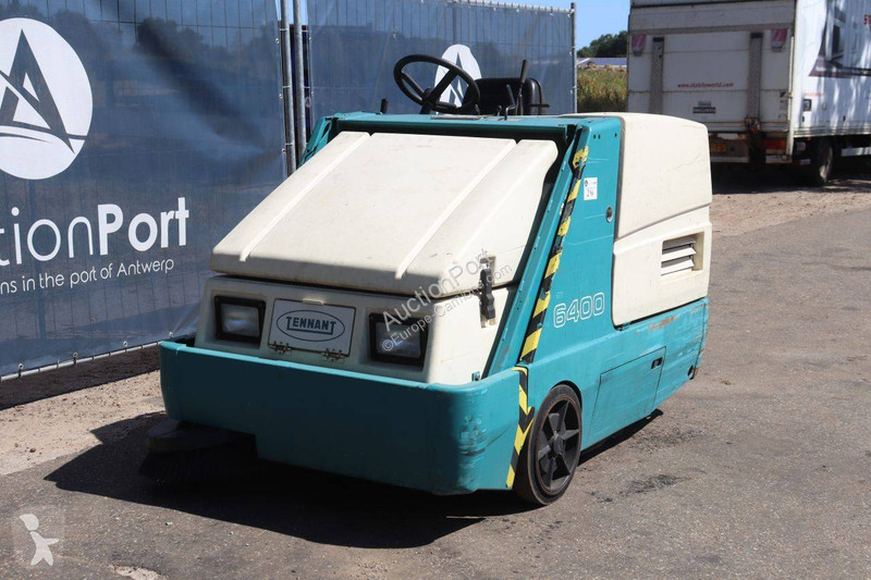 Vehículo de limpieza viaria Tennant 6400
