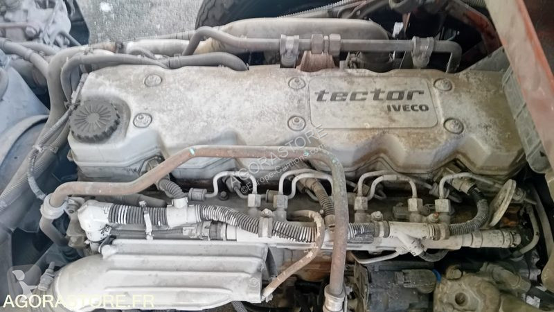 Útfenntartó-és-karbantartógép Iveco 100E18