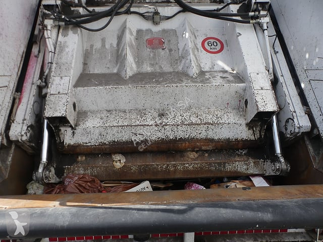 Vehículo de limpieza viaria Renault D19