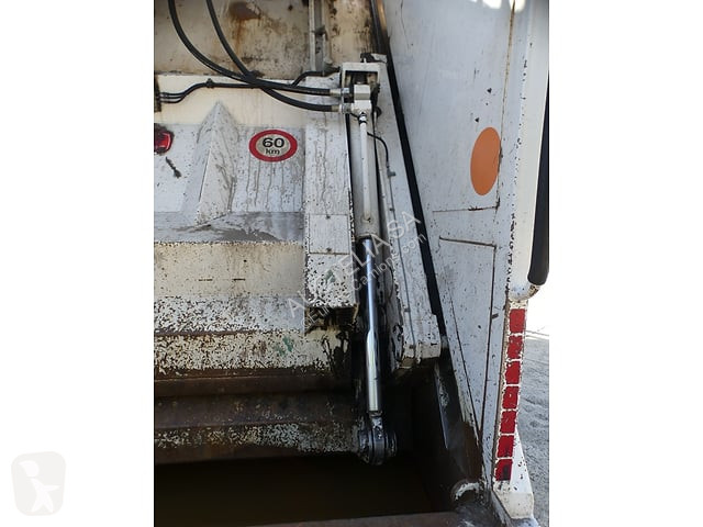 Vehículo de limpieza viaria Renault D19