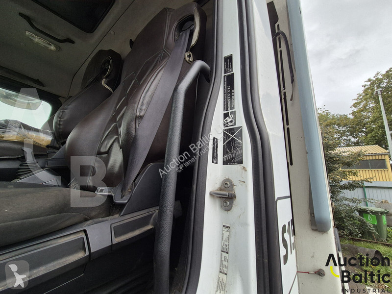 Engin de voirie Mercedes 1830