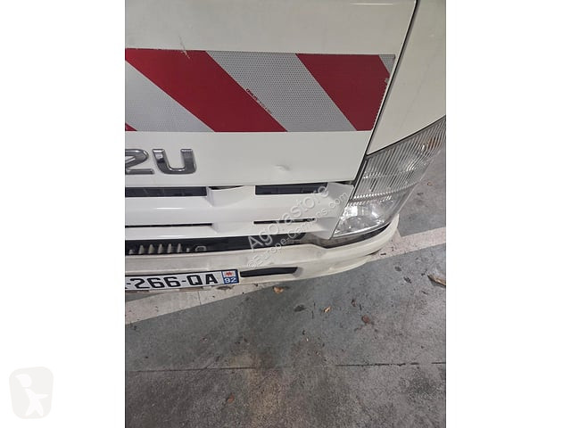 Veicolo per la pulizia delle strade Isuzu...
