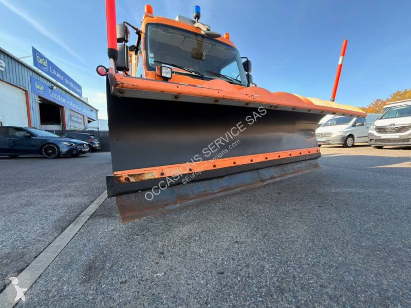 آلة لصيانة الطرق Renault 220.12 DXI