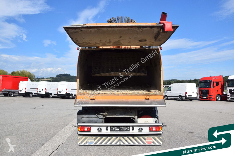 آلة لصيانة الطرق Volvo 240 Lorenz Kehrmaschine...
