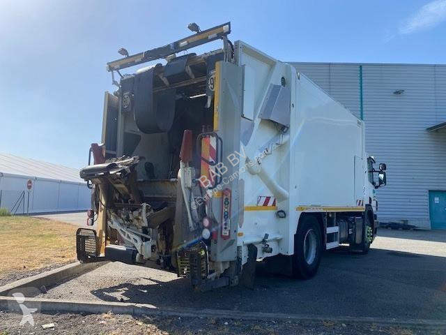Engin de voirie Scania 320