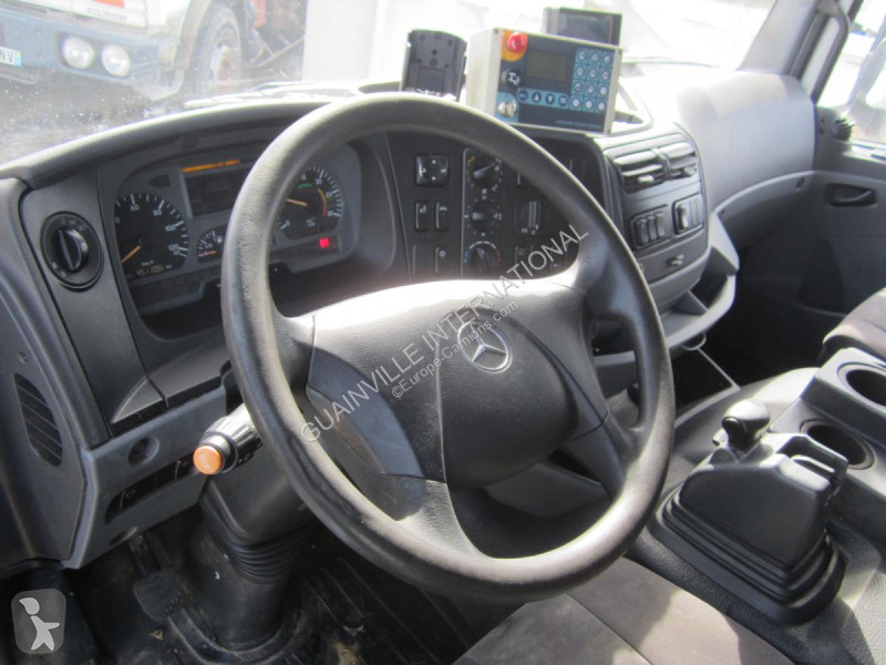 Utilaje pentru drumuri Mercedes 2533