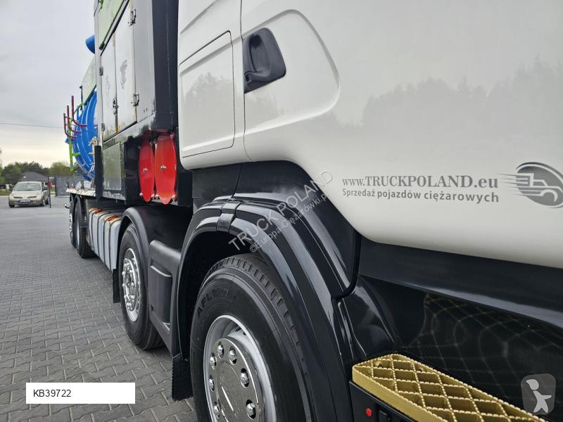 Vehículo de limpieza viaria Scania Disab...