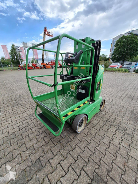 منصة تلسكوبية JLG TOUCAN 8E