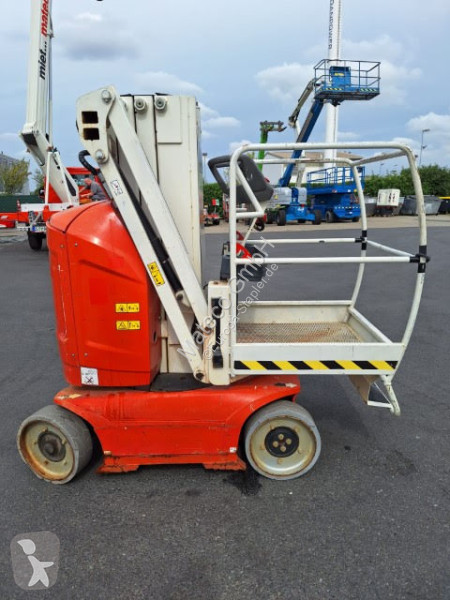 منصة تلسكوبية JLG TOUCAN 8E
