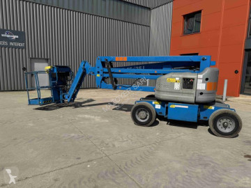 Nacelle automotrice articulée télescopique Genie
