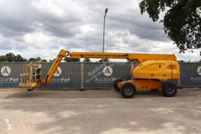 Nacelle automotrice JLG