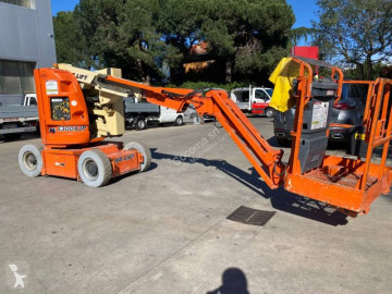 Nacelle automotrice articulée JLG