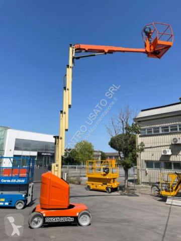JLG