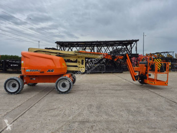 Nacelle automotrice JLG