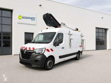 منصة تلسكوبية Renault Master