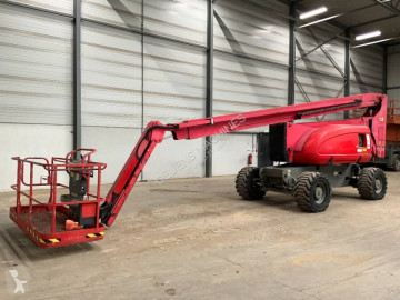 Nacelle automotrice articulée JLG