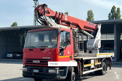 Camión con cesta elevadora Iveco