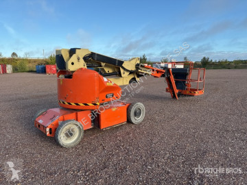 Nacelle automotrice articulée JLG