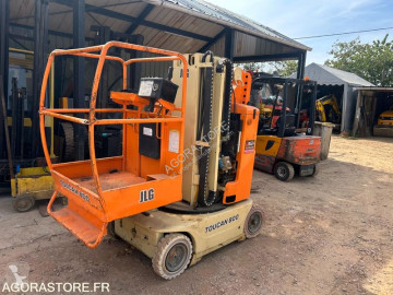 JLG 800A