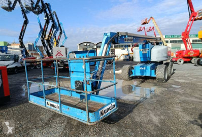 Nacelle automotrice articulée Genie
