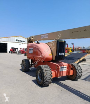 Nacelle automotrice articulée JLG