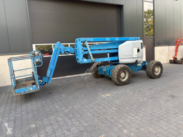 Nacelle automotrice articulée Genie