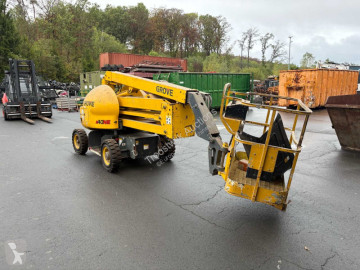 Nacelle automotrice articulée