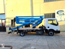 Nacelle sur porteur articulée télescopique Isoli PNT 205