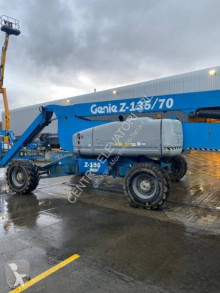 Genie Z-135/70 tweedehands zelfaandrijvende hoogwerker scharnierend