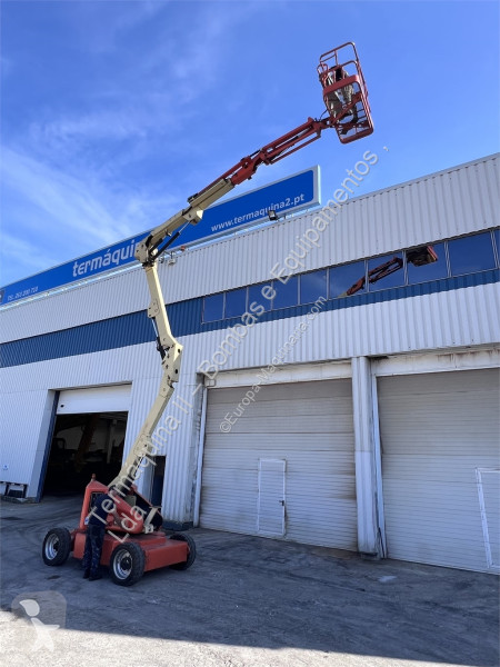 Piattaforma aerea JLG E450