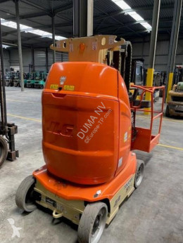 Piattaforma automotrice sollevatore verticale JLG