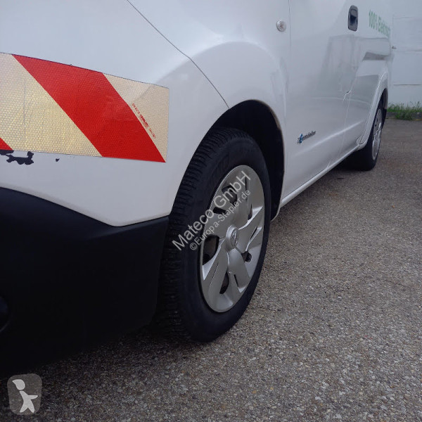 منصة تلسكوبية Klubb K20 / NISSAN NV200
