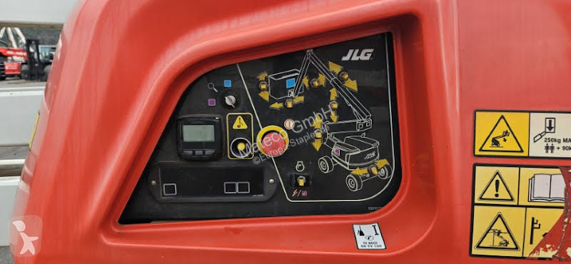 Piattaforma aerea JLG 450AJ