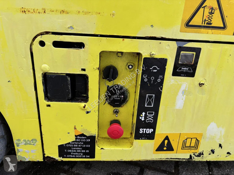 Nacelle Genie Electric scissorlift 2008 Year