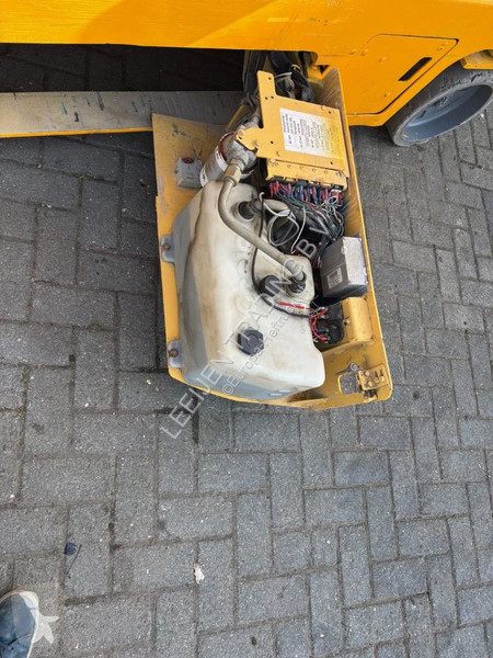 Nacelle Genie Electrical scissorlift 2005 Year