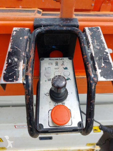 منصة تلسكوبية Hollandlift HL-11812