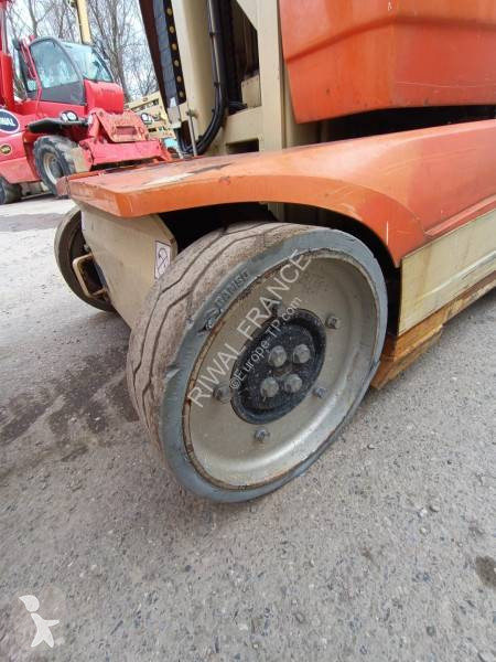 Piattaforma aerea JLG T10E