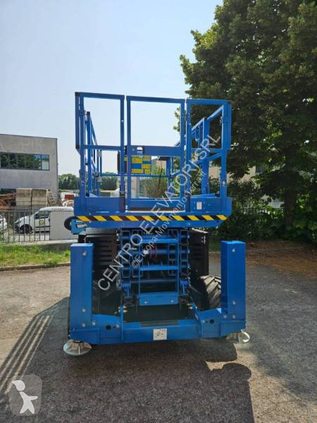 Piattaforma aerea Genie GS 3369 RT