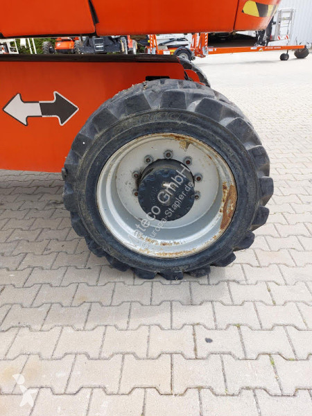 Piattaforma aerea JLG