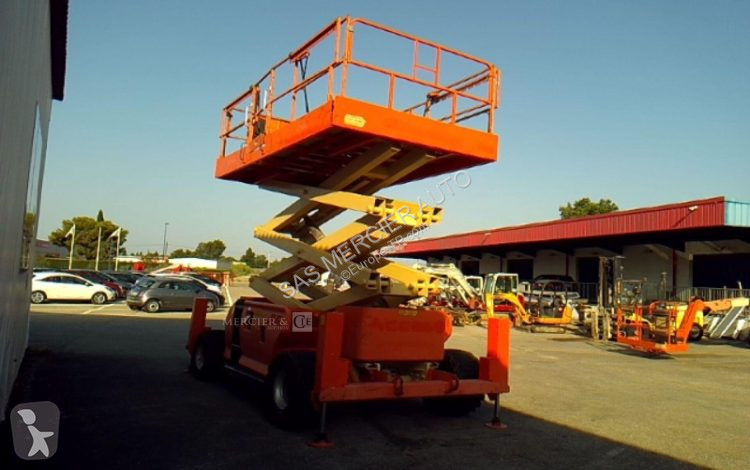 Nacelle JLG plateforme ciseaux automotrice diesel