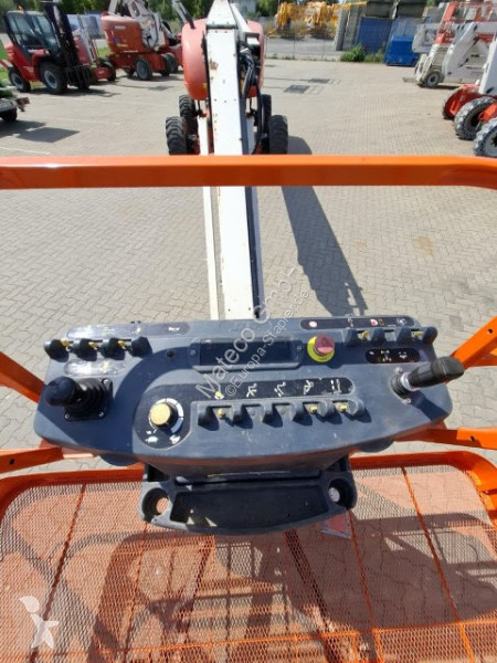 Piattaforma aerea JLG