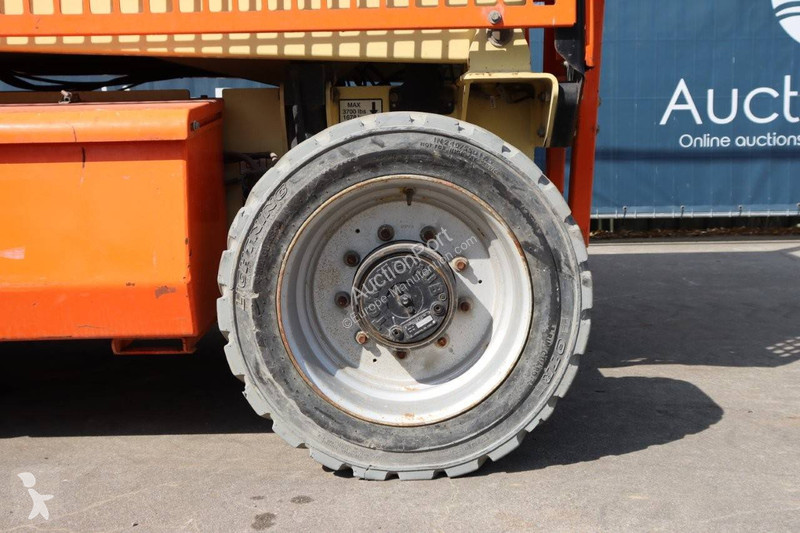 Piattaforma aerea JLG