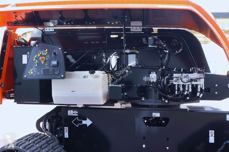 منصة تلسكوبية JLG Quad Tracks Also Available...