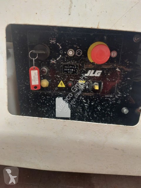 منصة تلسكوبية JLG M4069